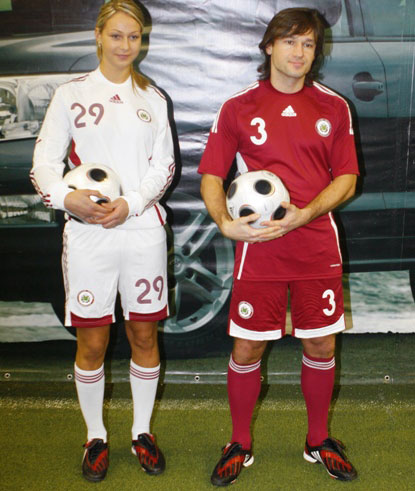 拉脱维亚08-09赛季主客场球衣