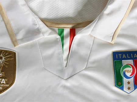 国际足联授予意大利世界杯冠军徽标