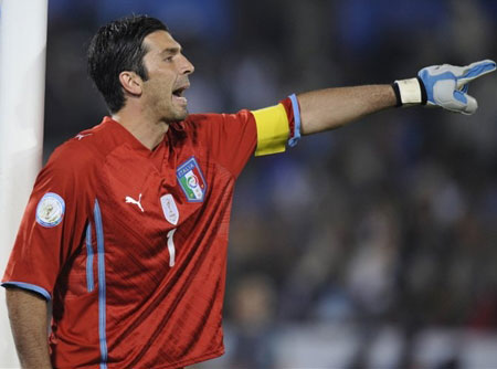 意大利国家队2009联合会杯主场球衣