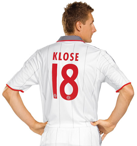 拜仁慕尼黑09-10赛季欧战客场球衣