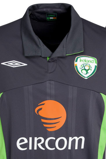 爱尔兰国家队09-10赛季第二客场球衣