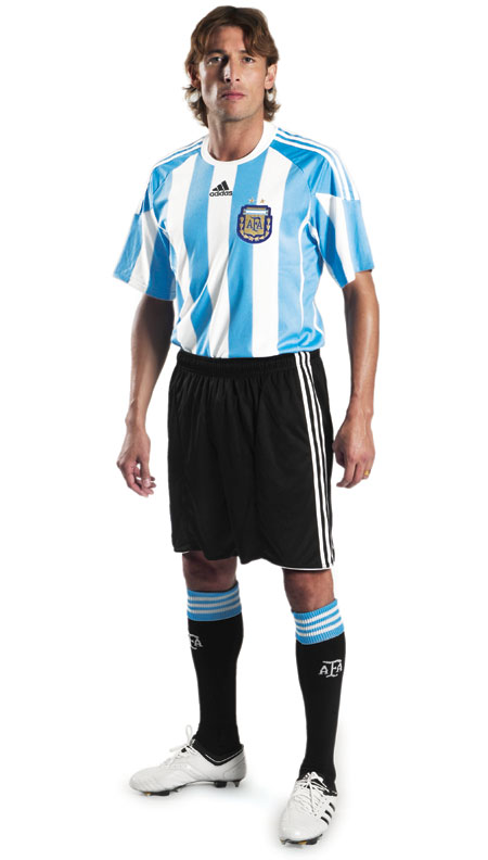 荣耀1986 — 阿根廷国家队2010世界杯主场球衣故事 © kitstown.com 球衫堂