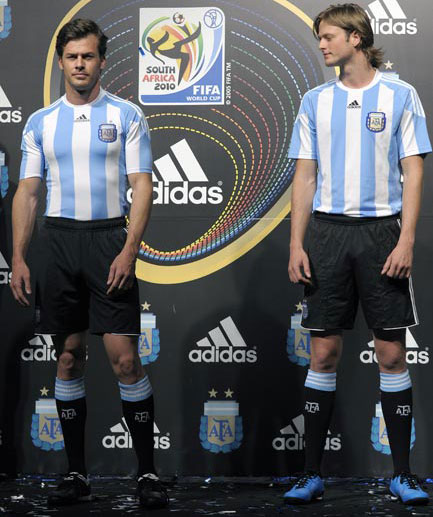 阿根廷国家队2010-12赛季主场球衣公布 © kitstown.com 球衫堂