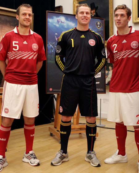 丹麦国家队2010-2012赛季主场球衣 © kitstown.com 球衫堂