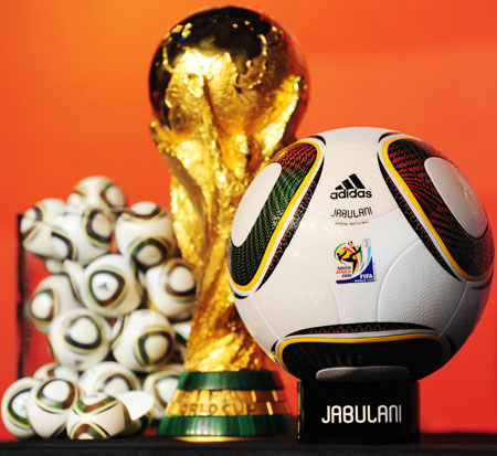 JABULANI—2010年南非世界杯官方比赛用球 © kitstown.com 球衫堂