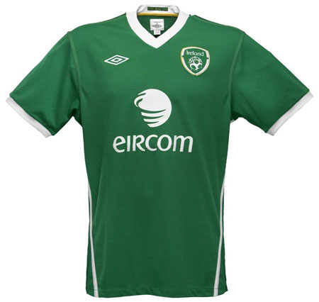 爱尔兰国家队2010-11赛季新款主场球衣 © kitstown.com 球衫堂