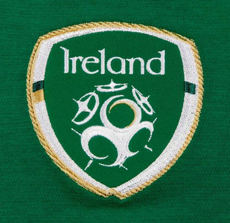 爱尔兰国家队2010-11赛季新款主场球衣 © kitstown.com 球衫堂