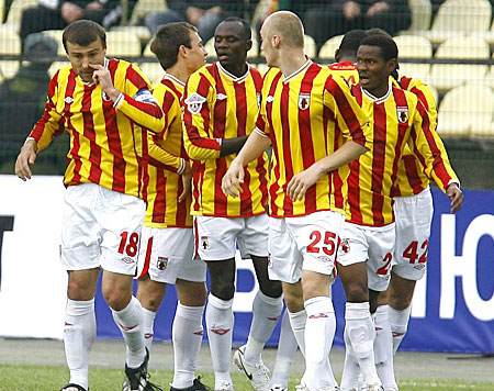 弗拉季高加索阿拉尼亚2010赛季主场球衣 © kitstown.com 球衫堂