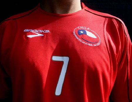 智利国家队2010世界杯新款主客场球衣 © kitstown.com 球衫堂