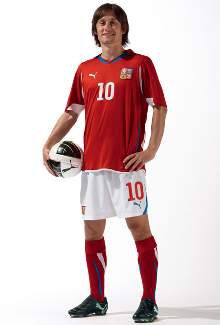捷克国家队2010-11赛季新款主客场球衣 © kitstown.com 球衫堂