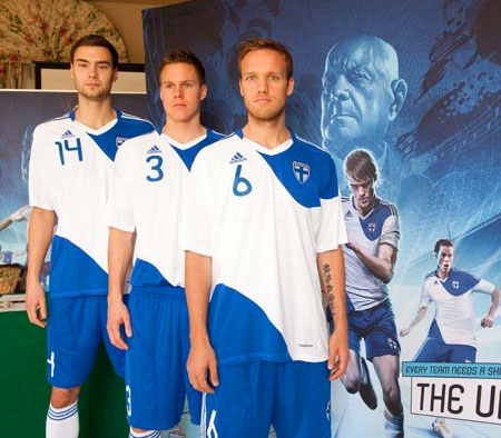 芬兰国家队2010-11赛季主场球衣 © kitstown.com 球衫堂