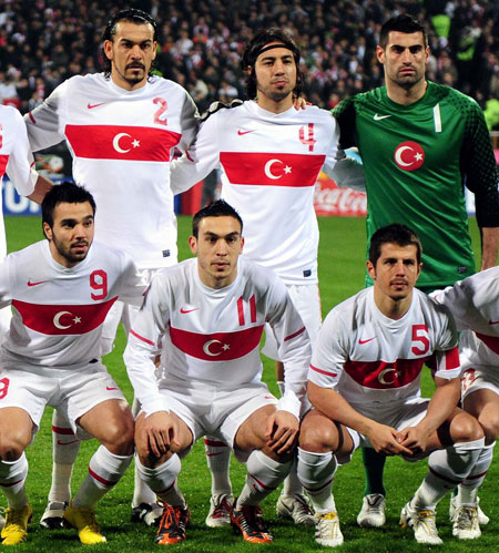 土耳其国家队2010-11赛季新款客场球衣 © kitstown.com 球衫堂