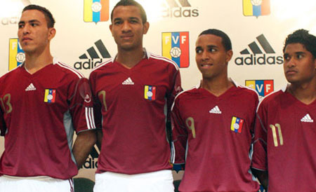 委内瑞拉国家队2010-11赛季新款主场球衣 © kitstown.com 球衫堂