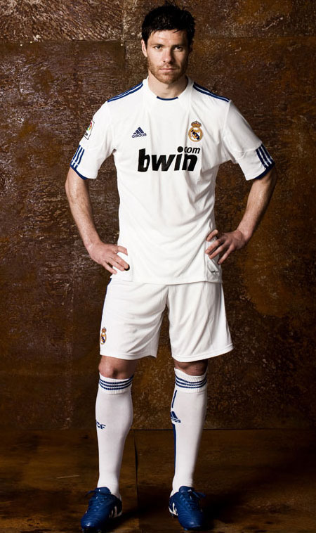 皇家马德里2010-11赛季主场球衣 © kitstown.com 球衫堂