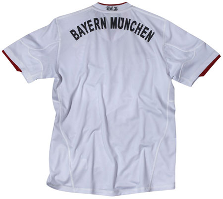 拜仁慕尼黑2010-11赛季客场球衣 © kitstown.com 球衫堂