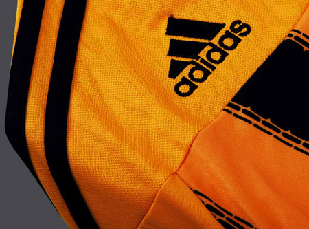 赫尔城2010-11赛季主场球衣 © kitstown.com 球衫堂