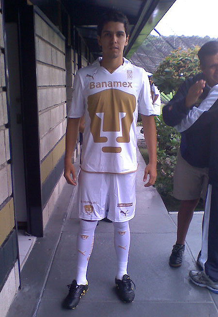 国立自治大学美洲狮2010-11赛季主客场球衣 © kitstown.com 球衫堂