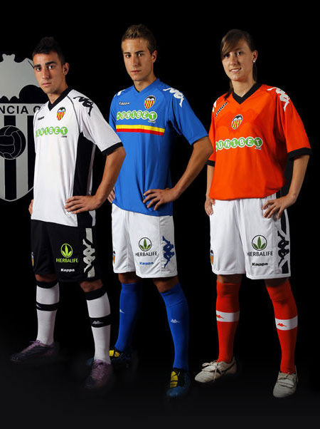 巴伦西亚2010-11赛季客场球衣 © kitstown.com 球衫堂