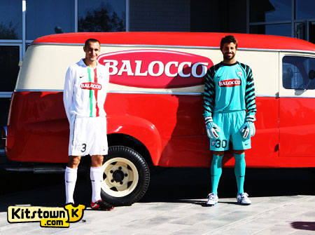 Balocco—尤文图斯2010-11赛季客场球衣胸前广告 © kitstown.com 球衫堂
