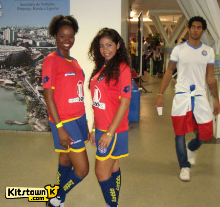 巴伊亚2010-11赛季第二客场球衣 © kitstown.com 球衫堂