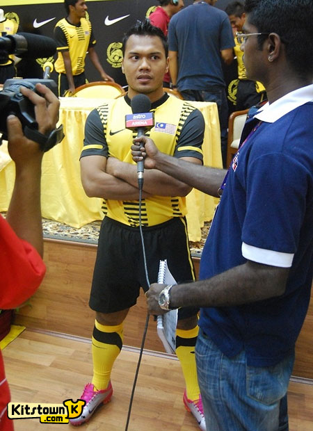 马来西亚国家队2010-12赛季主客场球衣 © kitstown.com 球衫堂
