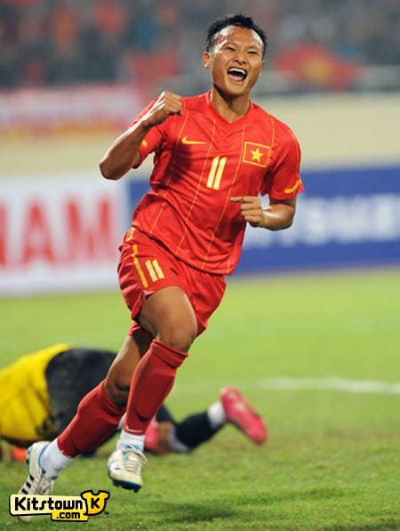 越南国家队2011-12赛季主客场球衣 © kitstown.com 球衫堂