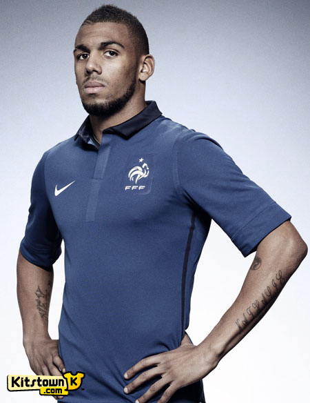 更深的蓝—法国国家队新球衣详解 © kitstown.com 球衫堂