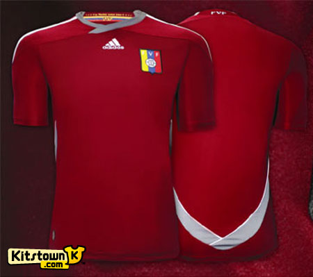 委内瑞拉国家队2011-13赛季主场球衣 © kitstown.com 球衫堂