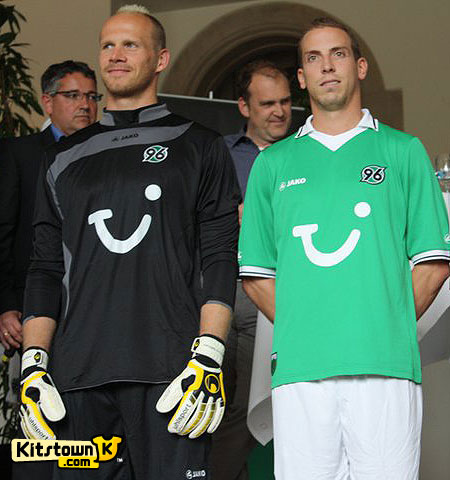 汉诺威96 2011-12赛季主客场球衣 © kitstown.com 球衫堂