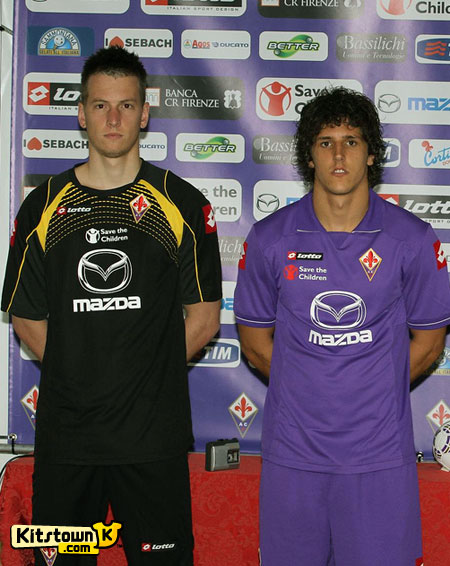 佛罗伦萨2011-12赛季主客场球衣 © kitstown.com 球衫堂