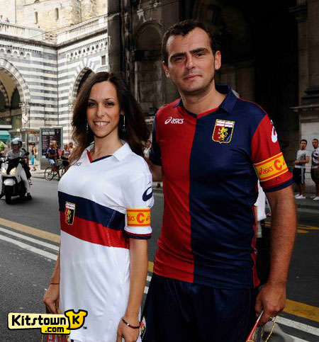 热那亚2011-12赛季主客场球衣 © kitstown.com 球衫堂