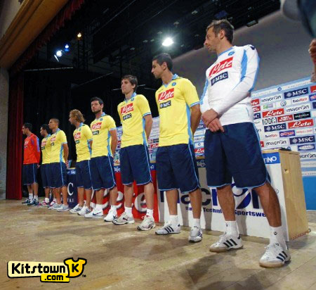 那不勒斯2011-12赛季第二客场球衣 © kitstown.com 球衫堂
