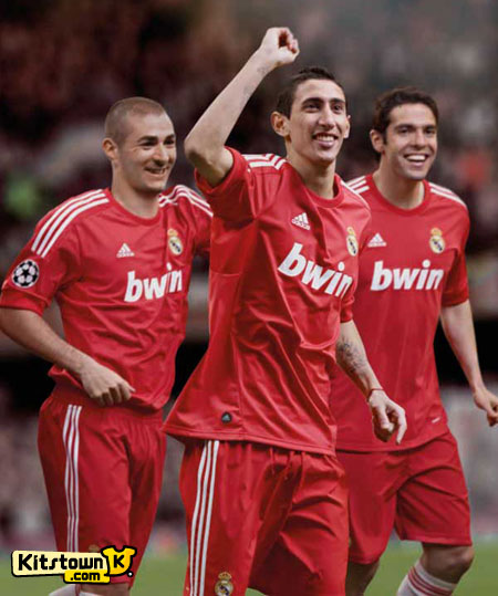 皇家马德里2011-12赛季欧战客场球衣 © kitstown.com 球衫堂