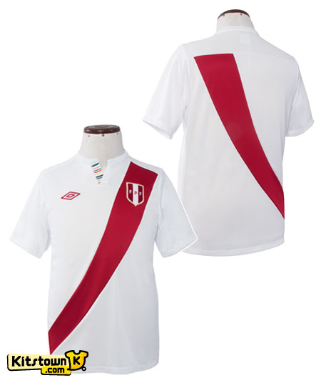 秘鲁国家队2014世界杯预选赛主场球衣 © kitstown.com 球衫堂