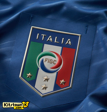意大利国家队2012-13赛季主场球衣 © kitstown.com 球衫堂