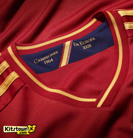 西班牙国家队2012-13赛季主场球衣 © kitstown.com 球衫堂