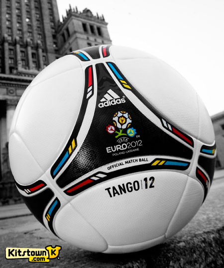 Tango 12 — 2012欧洲杯官方比赛用球 © kitstown.com 球衫堂