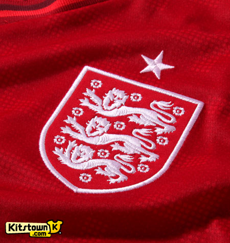 英格兰国家队2012欧洲杯主场球衣 © kitstown.com 球衫堂