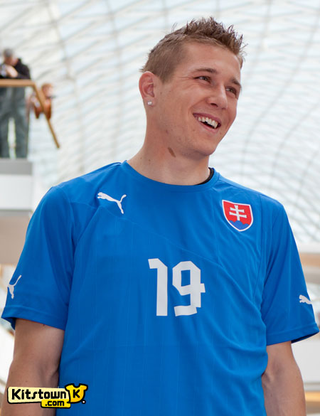 斯洛伐克国家队2012-13赛季主客场球衣 © kitstown.com 球衫堂
