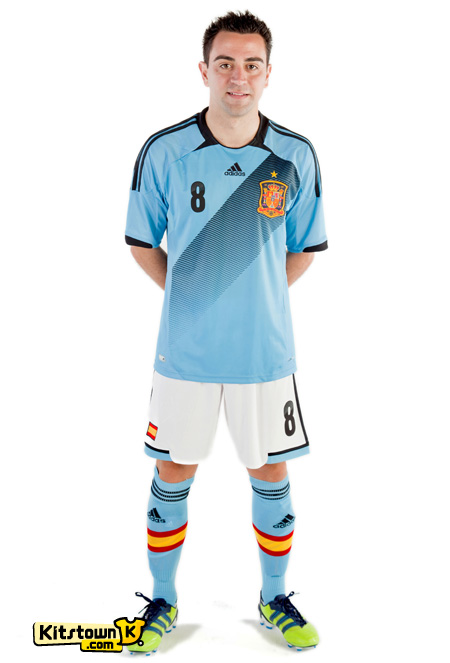 西班牙国家队2012-13赛季客场球衣 © kitstown.com 球衫堂