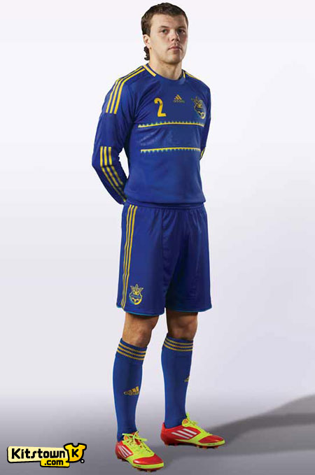乌克兰国家队2012-13赛季客场球衣 © kitstown.com 球衫堂