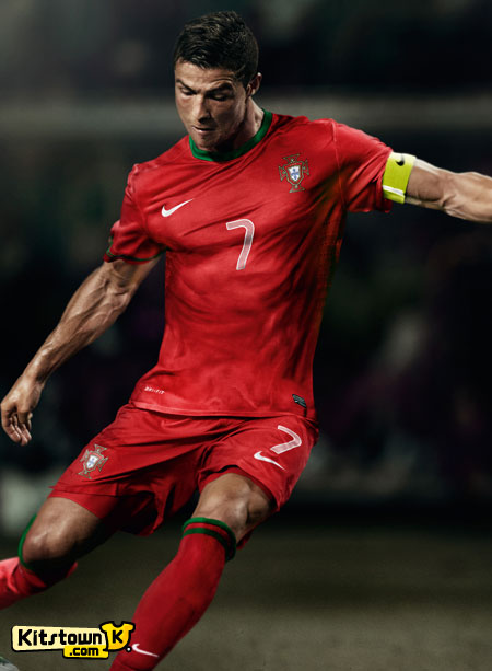 葡萄牙国家队2012-13赛季主场球衣 © kitstown.com 球衫堂