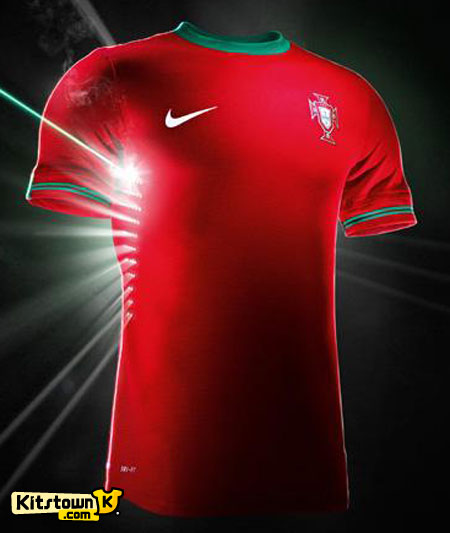 葡萄牙国家队2012-13赛季主场球衣 © kitstown.com 球衫堂