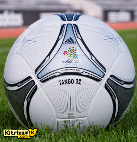 2012欧洲杯决赛官方比赛用球 © kitstown.com 球衫堂
