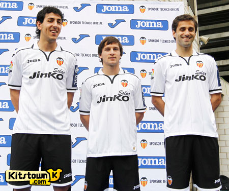 巴伦西亚2012-13赛季主场球衣 © kitstown.com 球衫堂