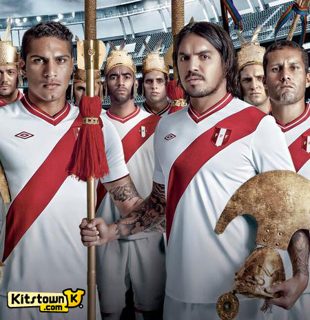 秘鲁国家队2012-13赛季主场球衣 © kitstown.com 球衫堂