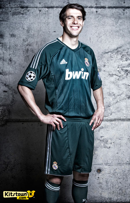 皇家马德里2012-13赛季第二客场球衣 © kitstown.com 球衫堂