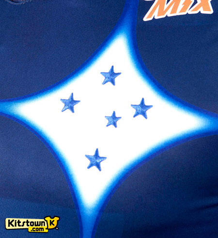 克鲁塞罗2012赛季第二客场球衣 © kitstown.com 球衫堂