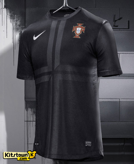 葡萄牙国家队2013赛季客场球衣, 球衫堂kitstown