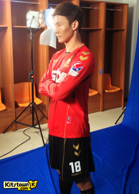 庆南FC 2013赛季主客场球衣 © kitstown.com 球衫堂